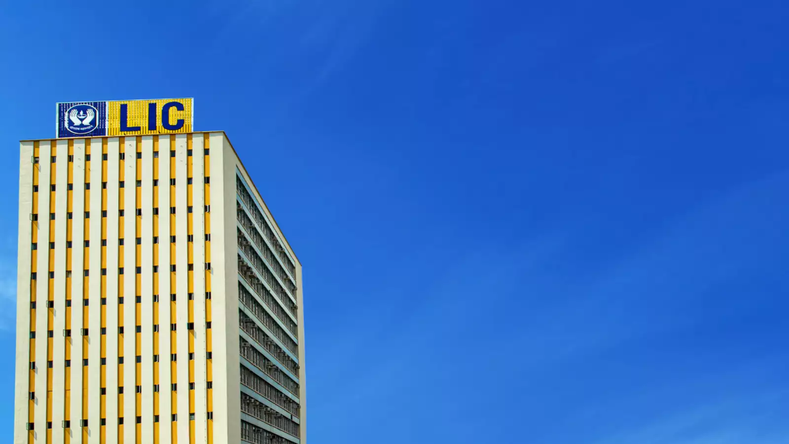 ஐ.டி பங்குகள் சரிவினால் ரூ.37,000 கோடி இழந்த எல்.ஐ.சி