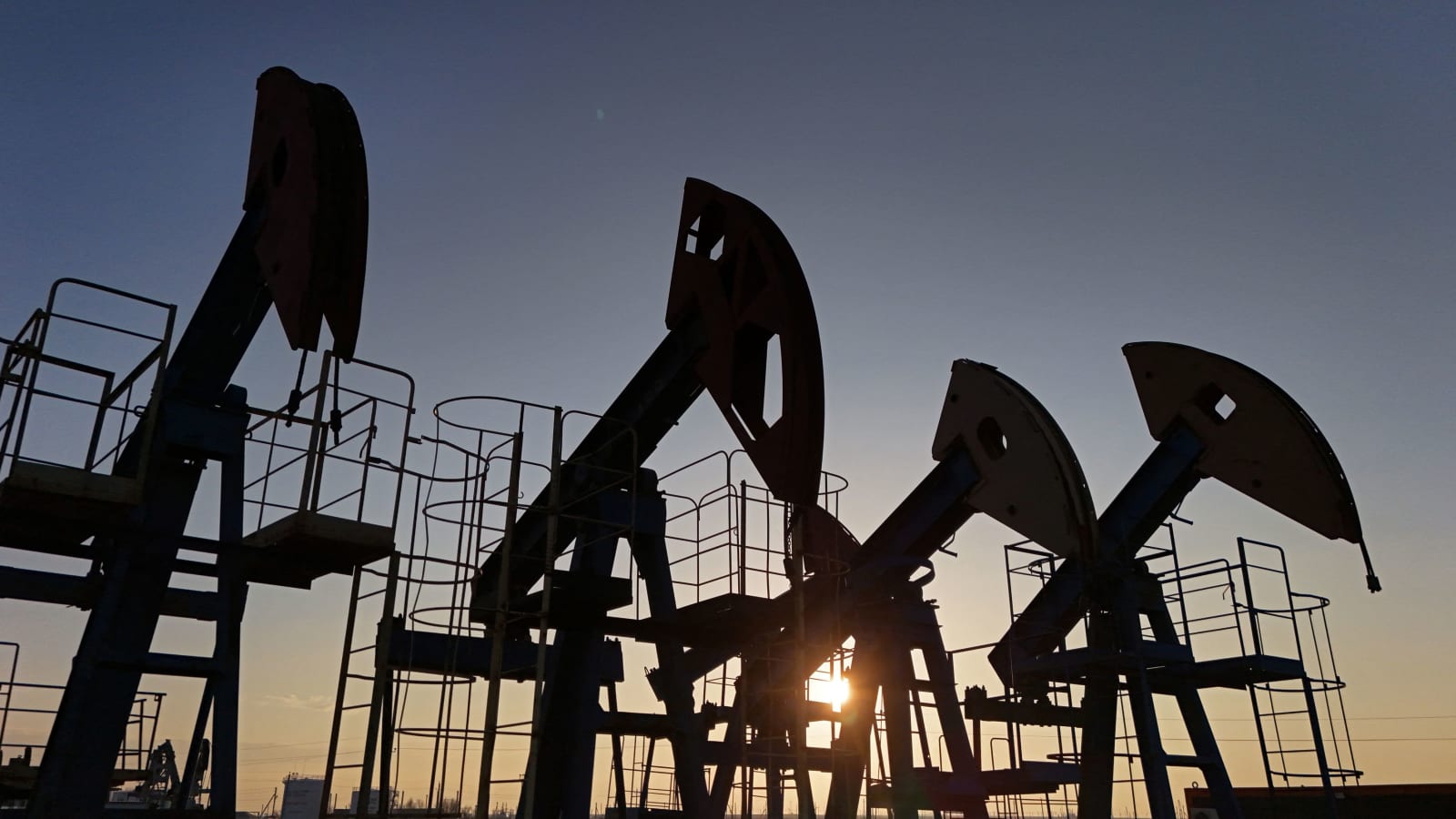 ரஷ்ய கச்சா எண்ணெயை வாங்க இந்தியாவிற்கு அமெரிக்கா அனுமதி