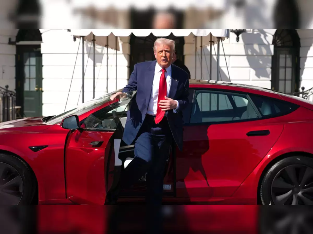 இந்திய சூரிய சக்தி பேனல்களுக்கு 126% இறக்குமதி வரி விதித்த டிரம்ப் அரசு