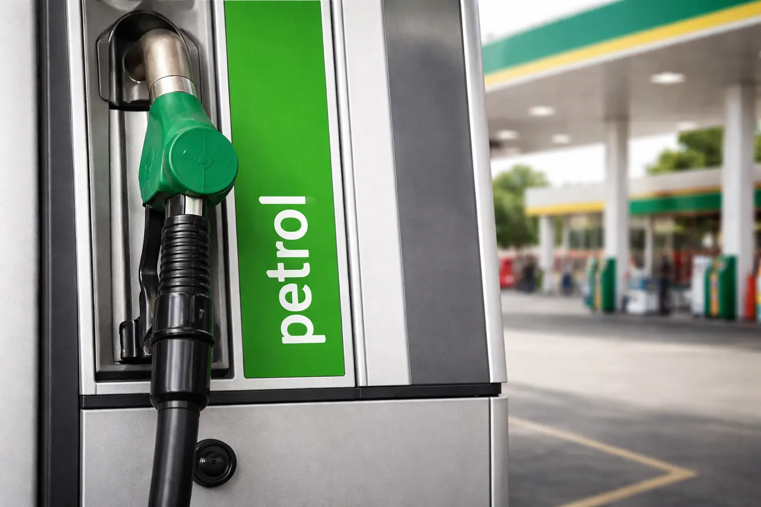 பெட்ரோலில் எத்தனால் கலப்பு விகிதத்தை 21%ஆக உயர்த்த திட்டம்